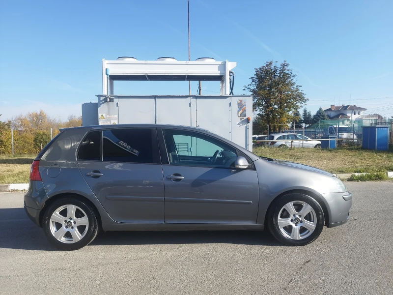 VW Golf 2.0 TDI, снимка 8 - Автомобили и джипове - 47840329