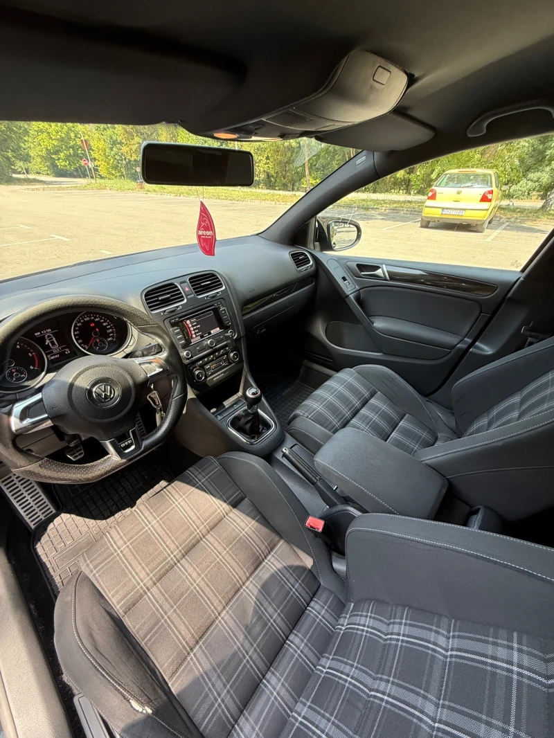 VW Golf 2.0 GTD, снимка 11 - Автомобили и джипове - 52356648