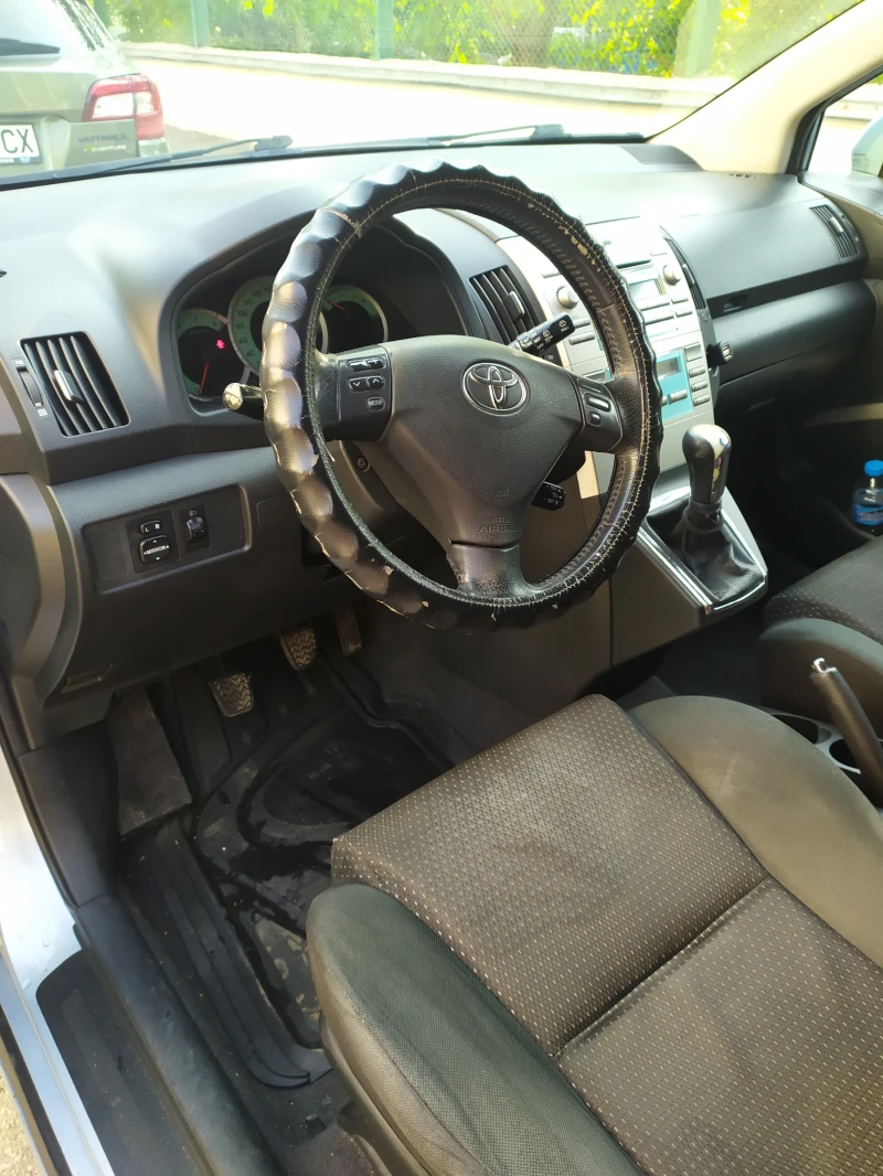 Toyota Corolla verso, снимка 2 - Автомобили и джипове - 52592783