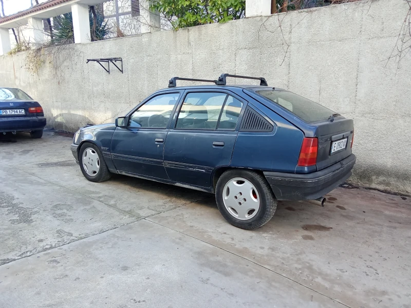 Opel Kadett 2000, снимка 4 - Автомобили и джипове - 52749278
