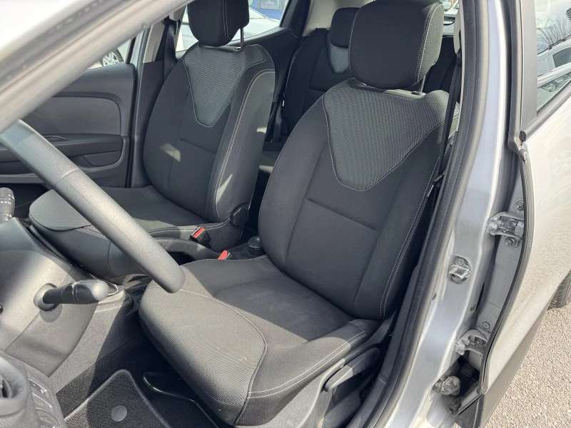 Renault Clio 0.9 Tce, снимка 13 - Автомобили и джипове - 53415214