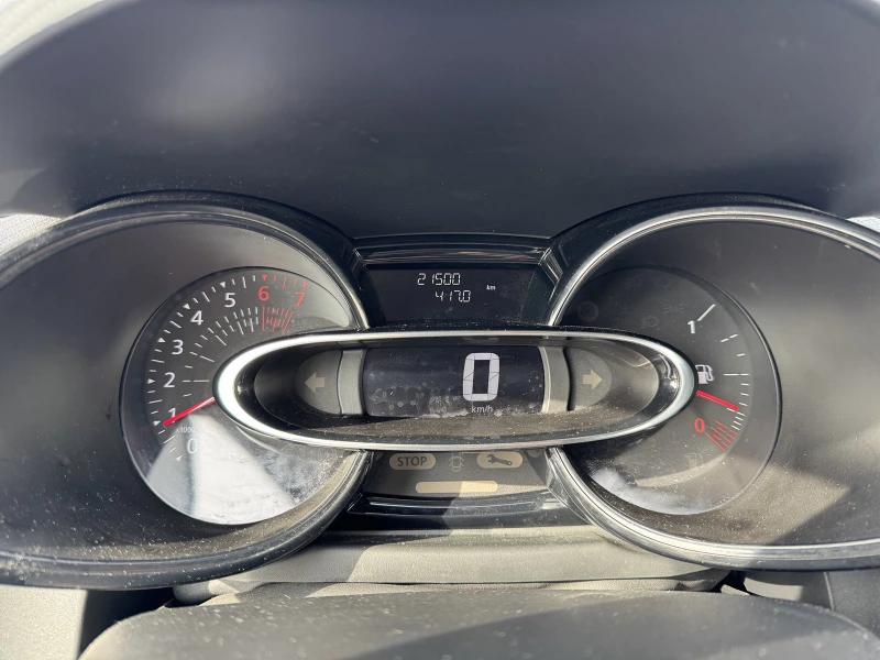 Renault Clio 0.9 Tce, снимка 15 - Автомобили и джипове - 53415214