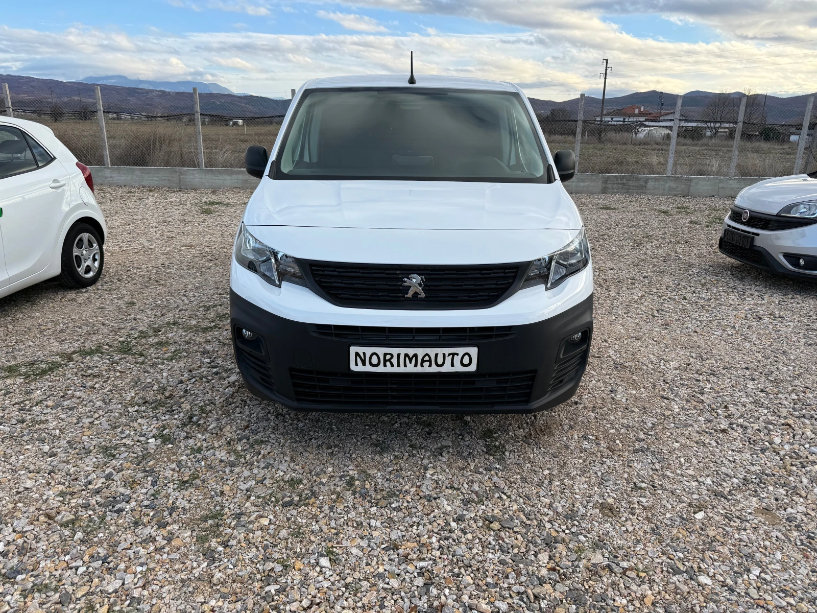 Peugeot Partner 1.6HDI/NAVI/PDC/SERVICE BOOK/EURO6 - изображение 6