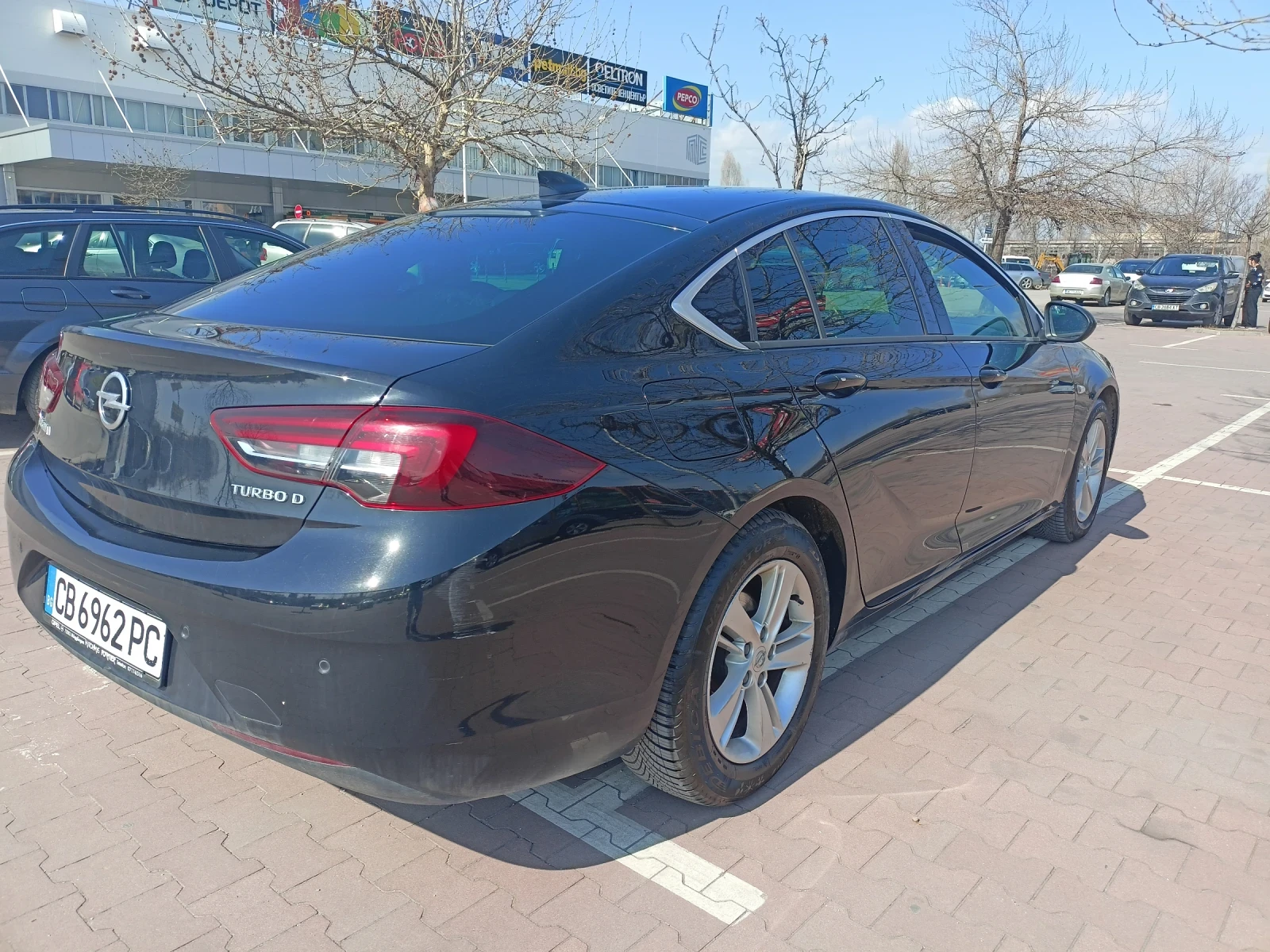 Opel Insignia, снимка 3 - Автомобили и джипове - 53890366