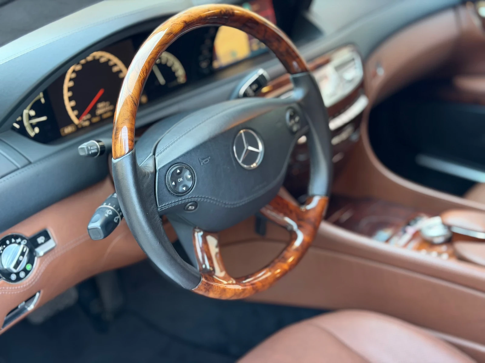 Mercedes-Benz CL 500 6.3 AMG * CARPLAY * PPF * HARMAN KARDON * , снимка 10 - Автомобили и джипове - 53916827