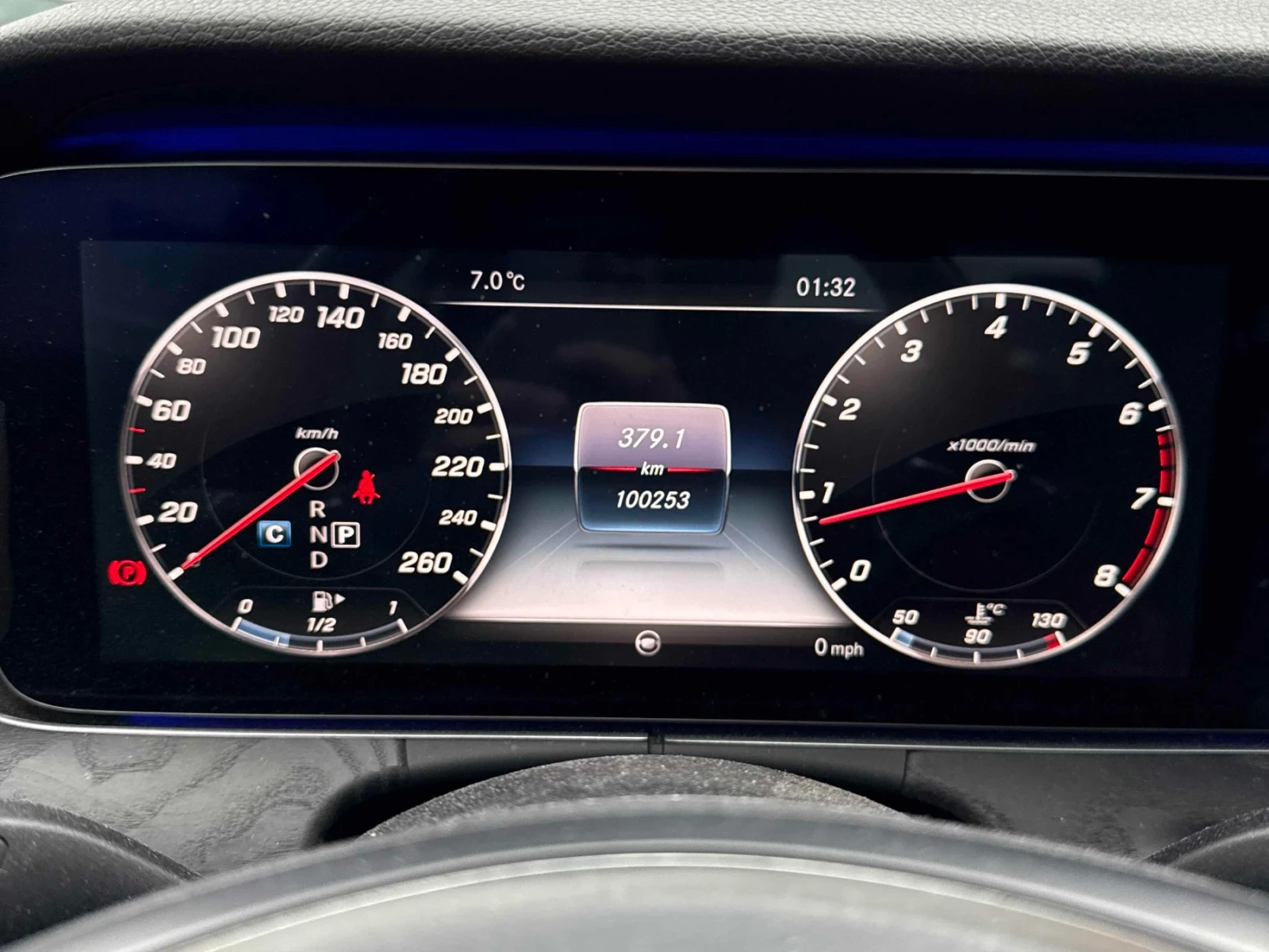 Mercedes-Benz E 400 AMG* 4Matic* Burmester* Обдухване* HUD* 360, снимка 5 - Автомобили и джипове - 54238014