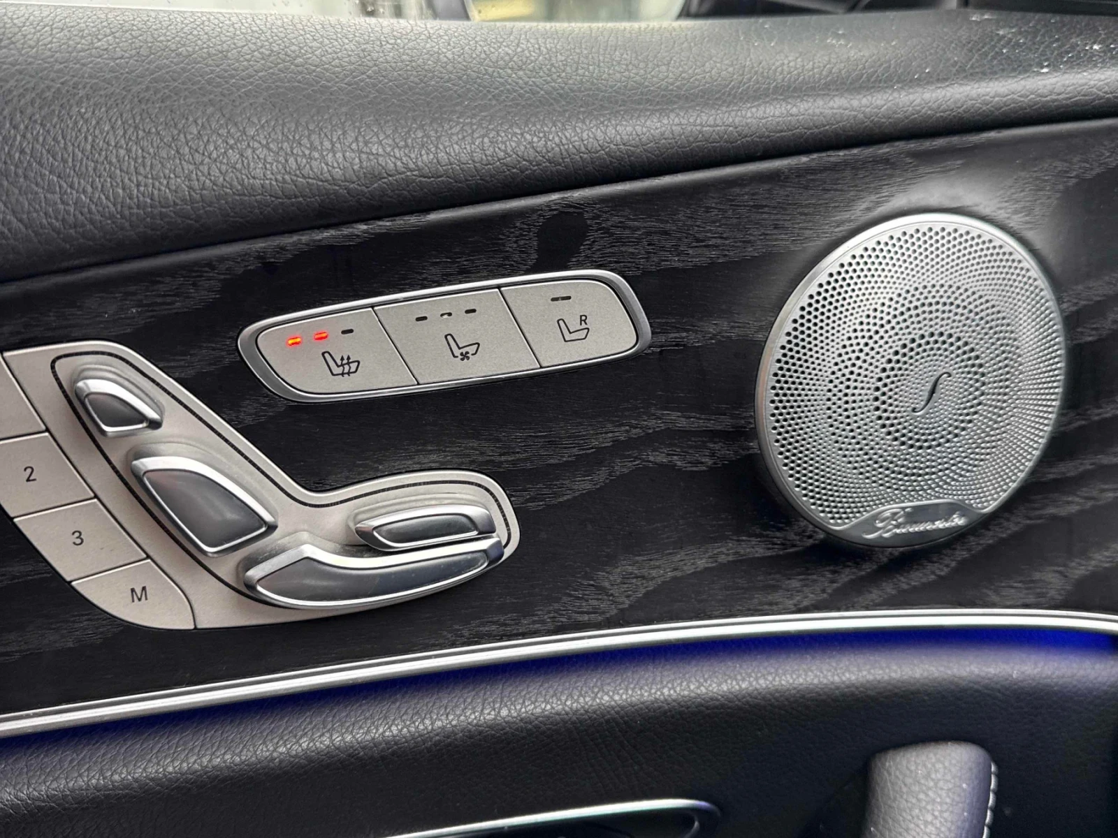 Mercedes-Benz E 400 AMG* 4Matic* Burmester* Обдухване* HUD* 360, снимка 10 - Автомобили и джипове - 54238014