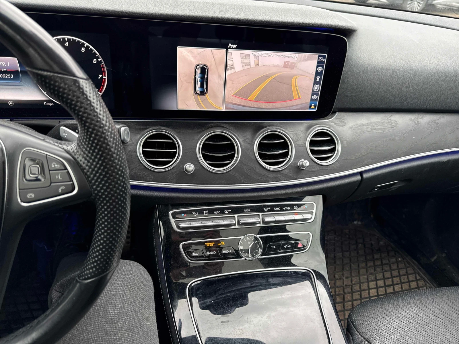 Mercedes-Benz E 400 AMG* 4Matic* Burmester* Обдухване* HUD* 360, снимка 6 - Автомобили и джипове - 54238014