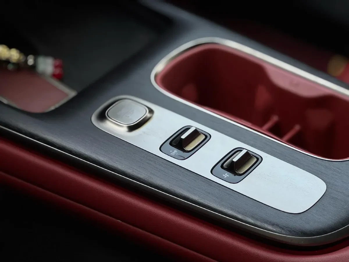 Xiaomi SU7 RWD 73.6 kWh, снимка 12 - Автомобили и джипове - 54410233