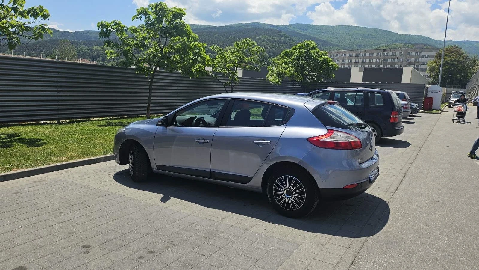 Renault Megane 1.6 LPG, снимка 2 - Автомобили и джипове - 54680780