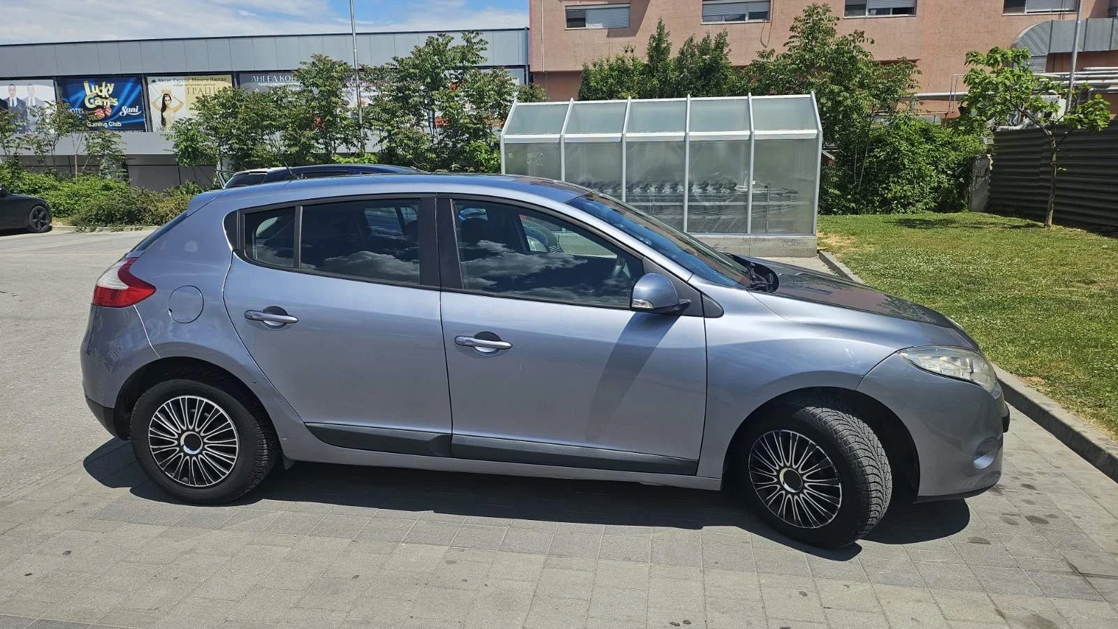 Renault Megane 1.6 LPG, снимка 3 - Автомобили и джипове - 54680780