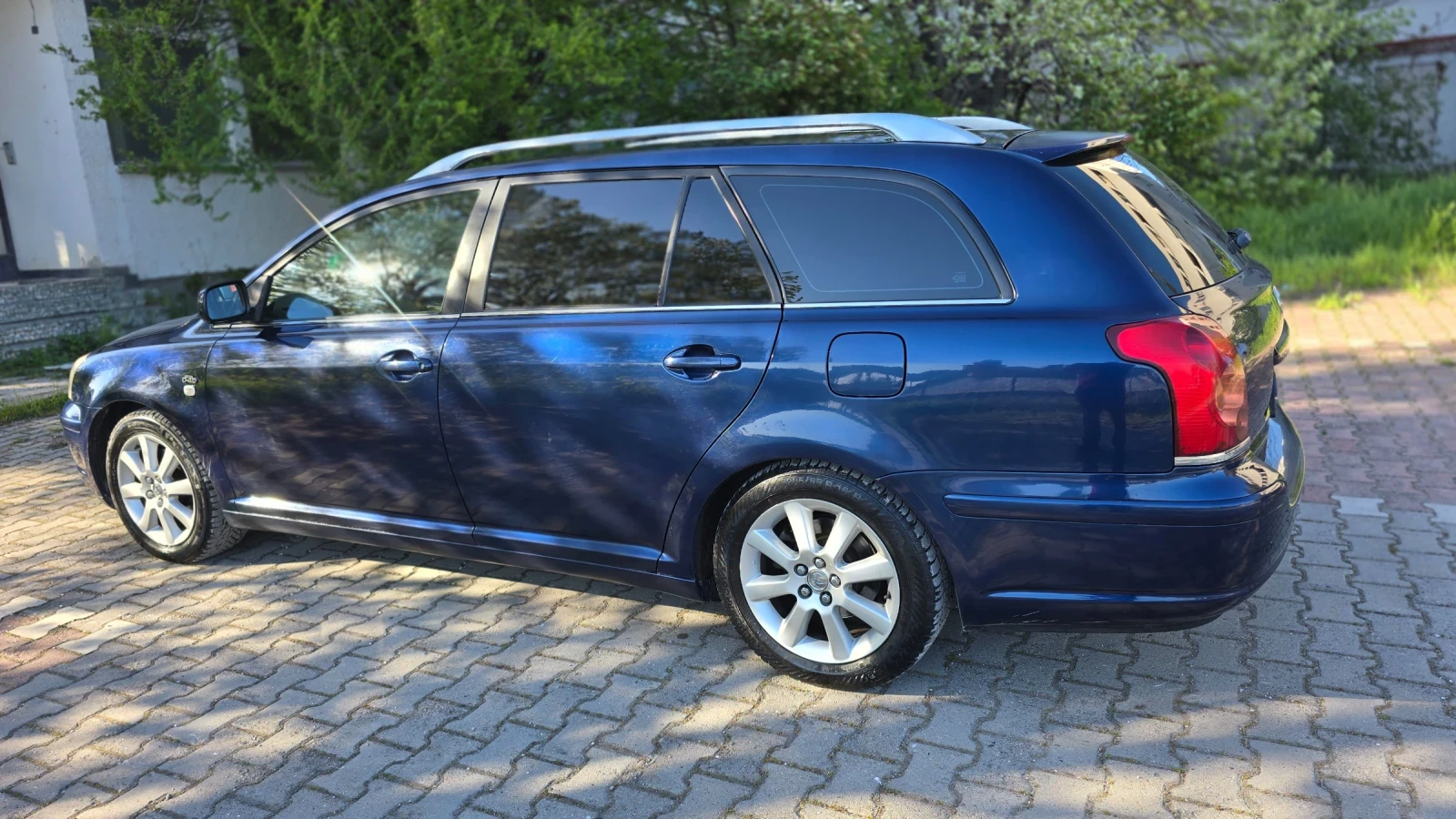 Toyota Avensis Комби, снимка 4 - Автомобили и джипове - 54635295