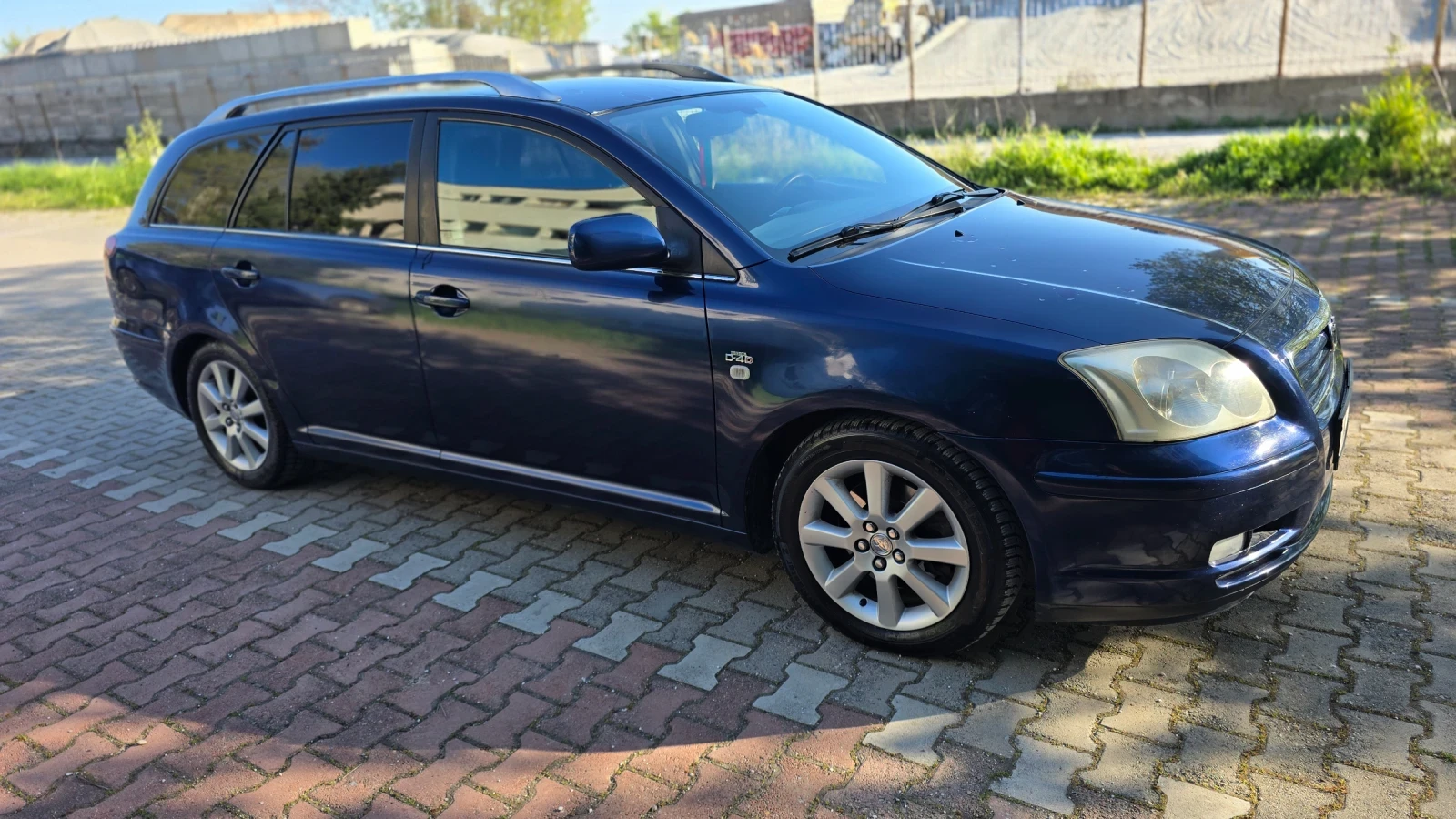 Toyota Avensis Комби, снимка 3 - Автомобили и джипове - 54635295