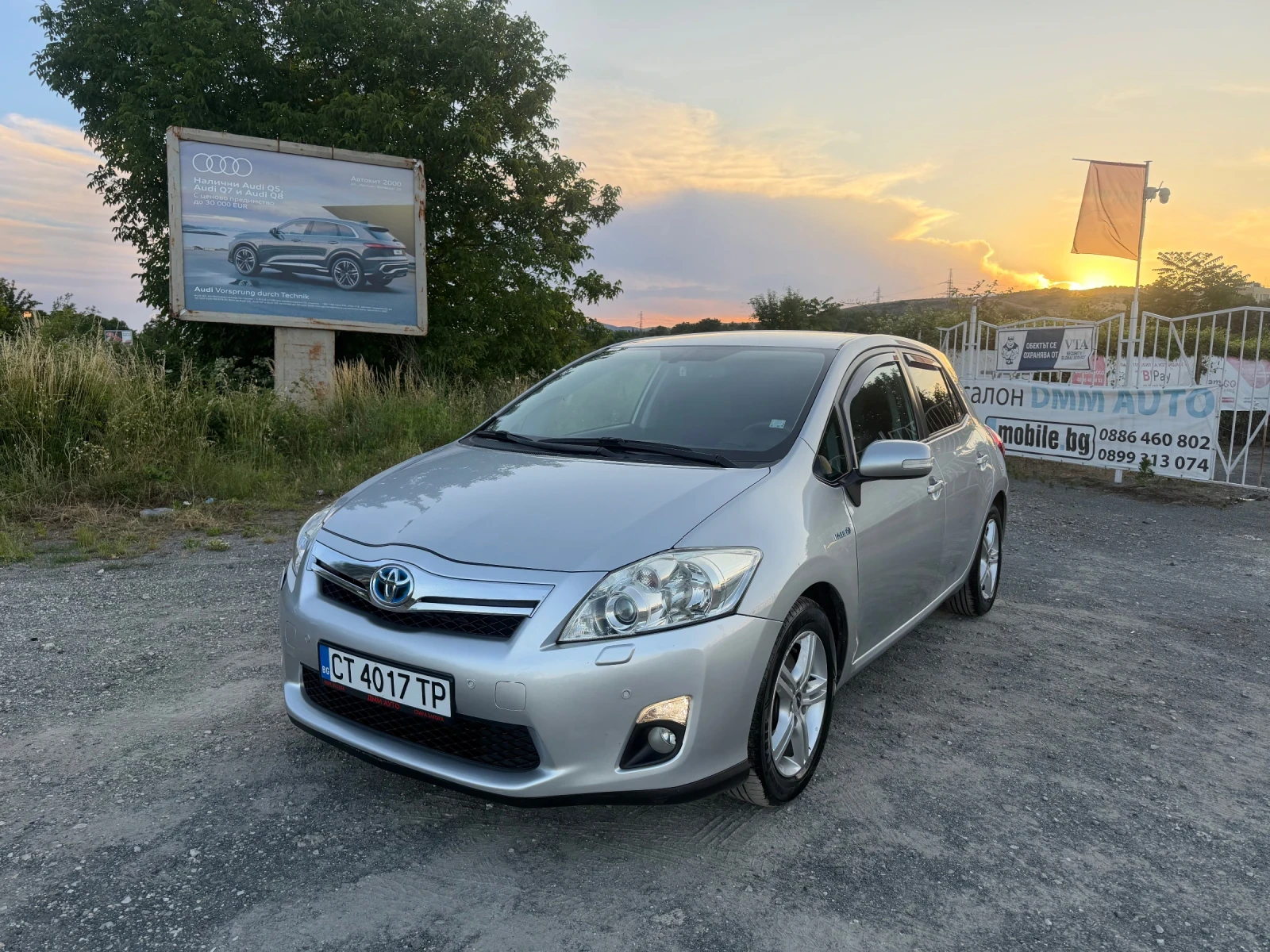 Toyota Auris PREMIUM / 1.8 HYBRID / КОЖА / КАМЕРА / НАВИГАЦИЯ