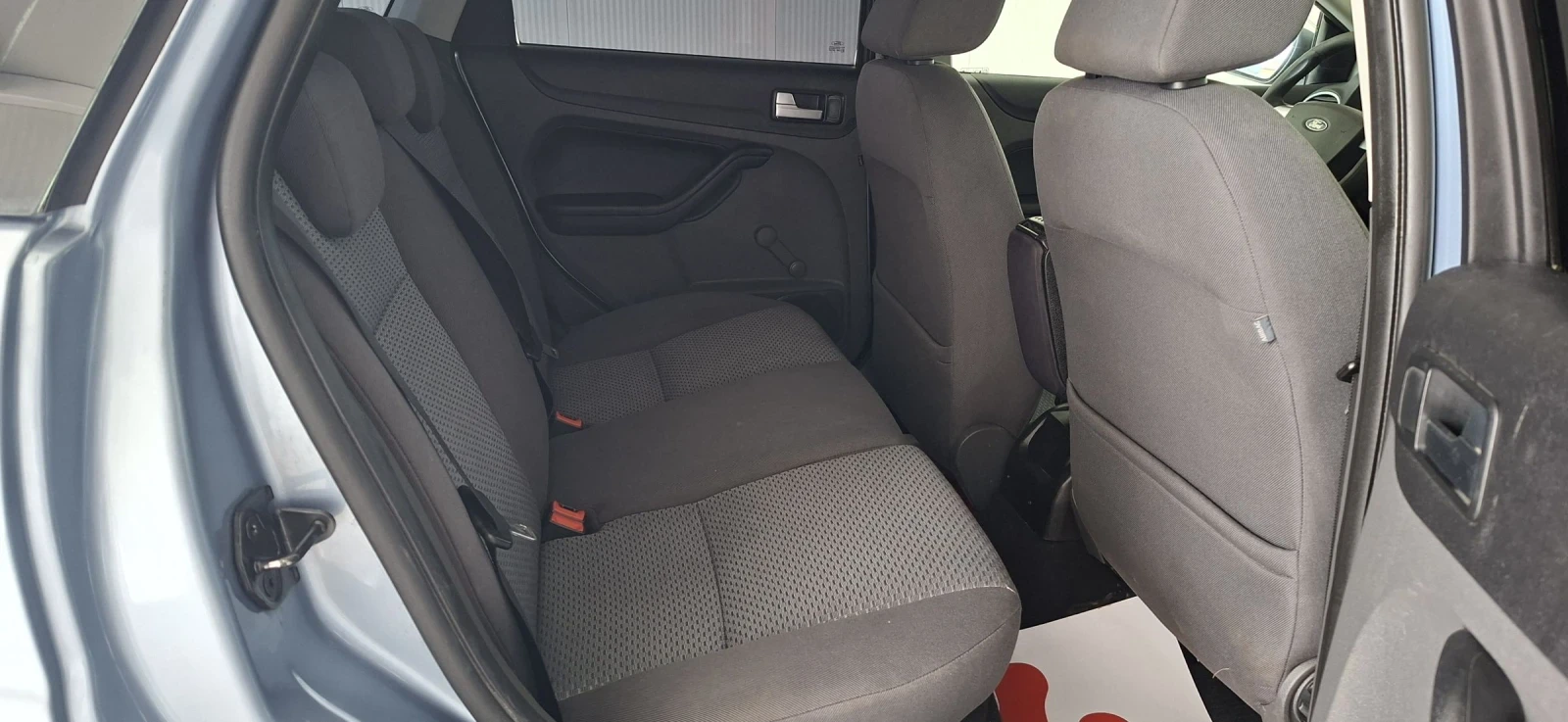 Ford Focus 1.6, снимка 9 - Автомобили и джипове - 54956027