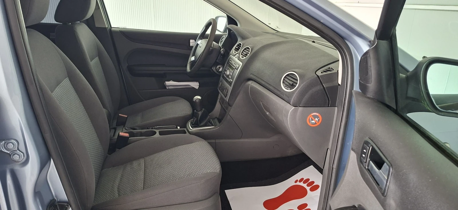 Ford Focus 1.6, снимка 8 - Автомобили и джипове - 54956027