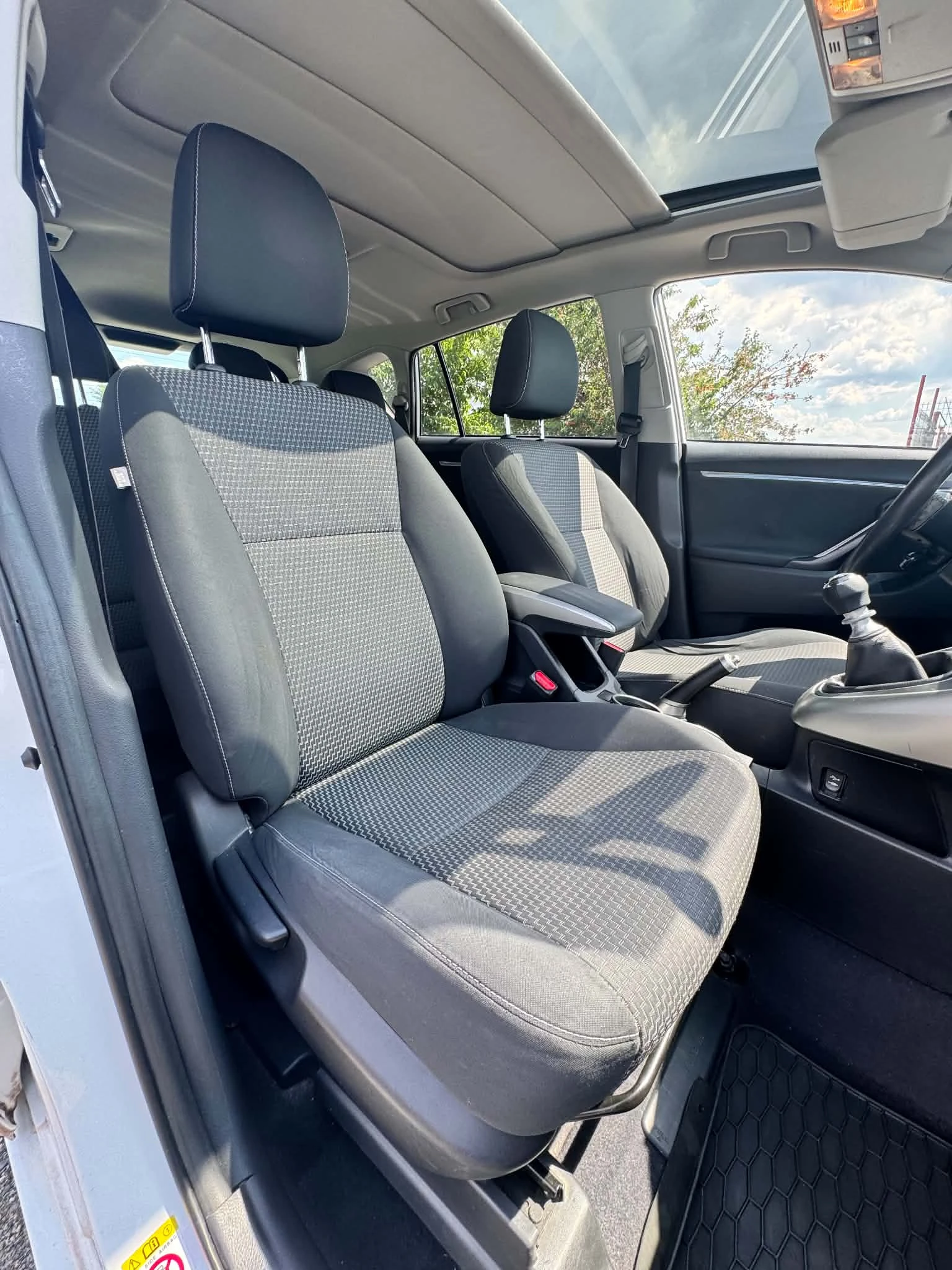 Toyota Verso 1.6 VVTI, снимка 8 - Автомобили и джипове - 55088857