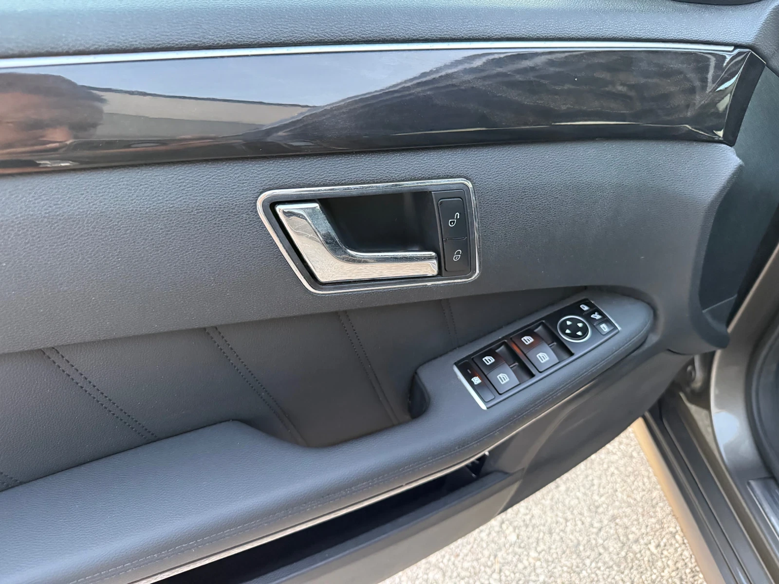 Mercedes-Benz E 220 E220cdi Avantgarde, снимка 15 - Автомобили и джипове - 55709339