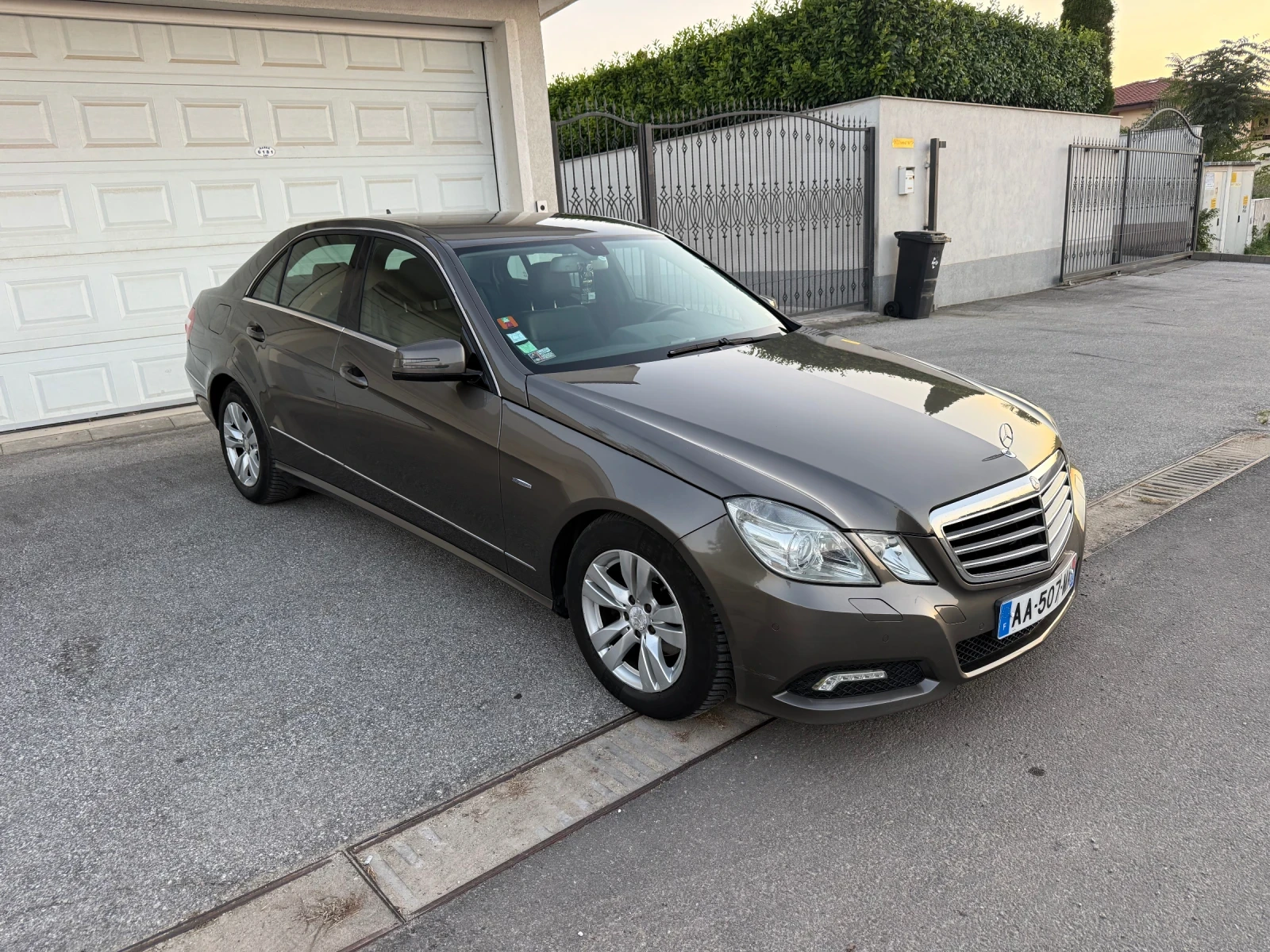 Mercedes-Benz E 220 E220cdi Avantgarde, снимка 2 - Автомобили и джипове - 55709339