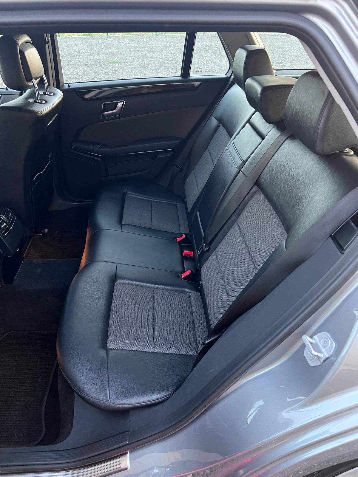 Mercedes-Benz E 220 2.2CDi* AVTOMAT/AVANGARD , снимка 9 - Автомобили и джипове - 56087351