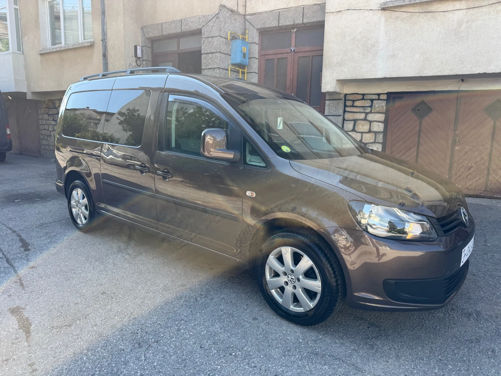 VW Caddy 1.6, снимка 3 - Автомобили и джипове - 56333385