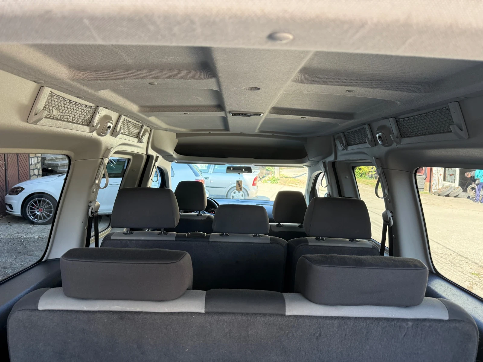 VW Caddy 1.6, снимка 10 - Автомобили и джипове - 56333385
