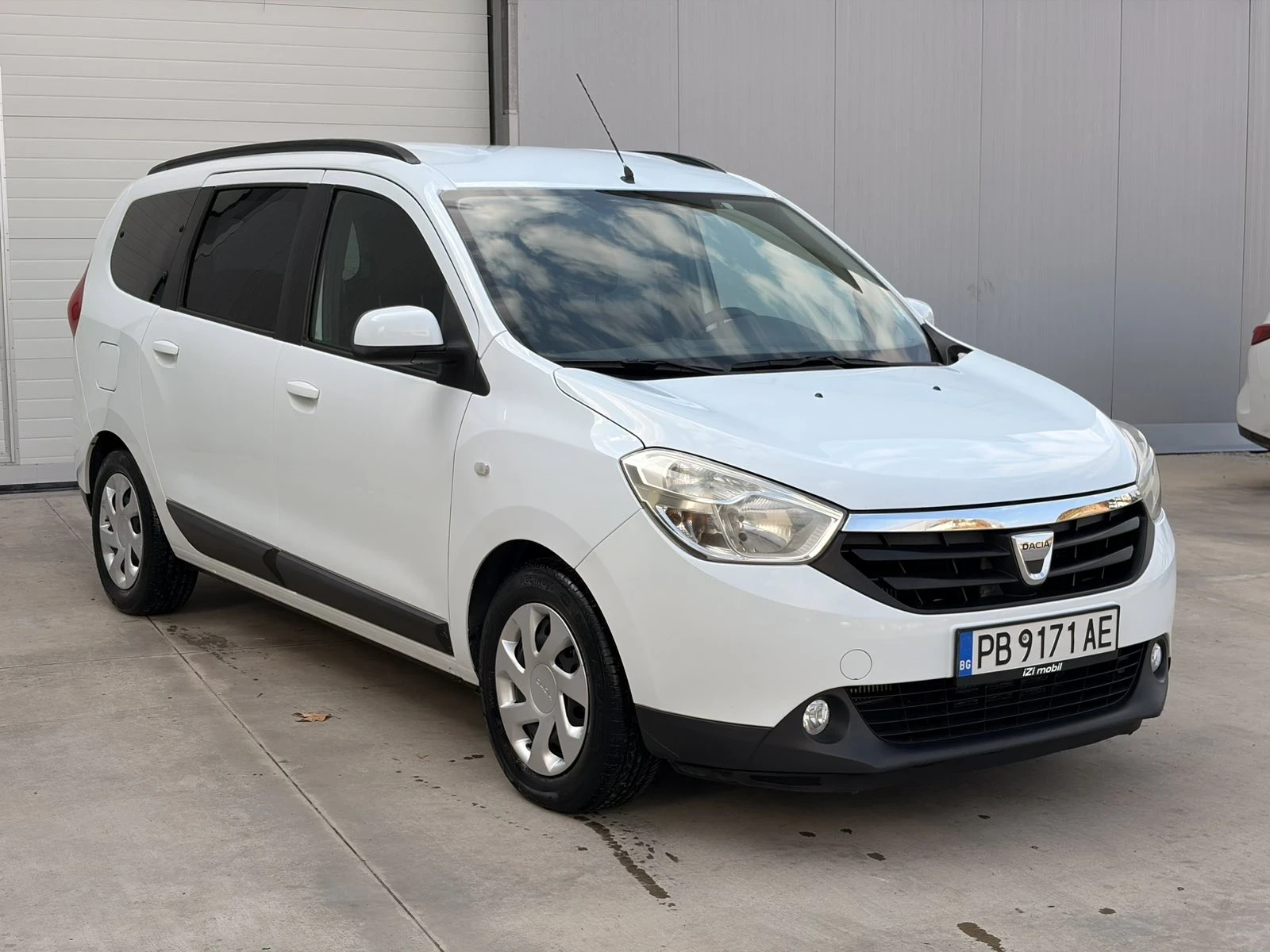 Dacia Lodgy 1.5dci, снимка 6 - Автомобили и джипове - 56615093