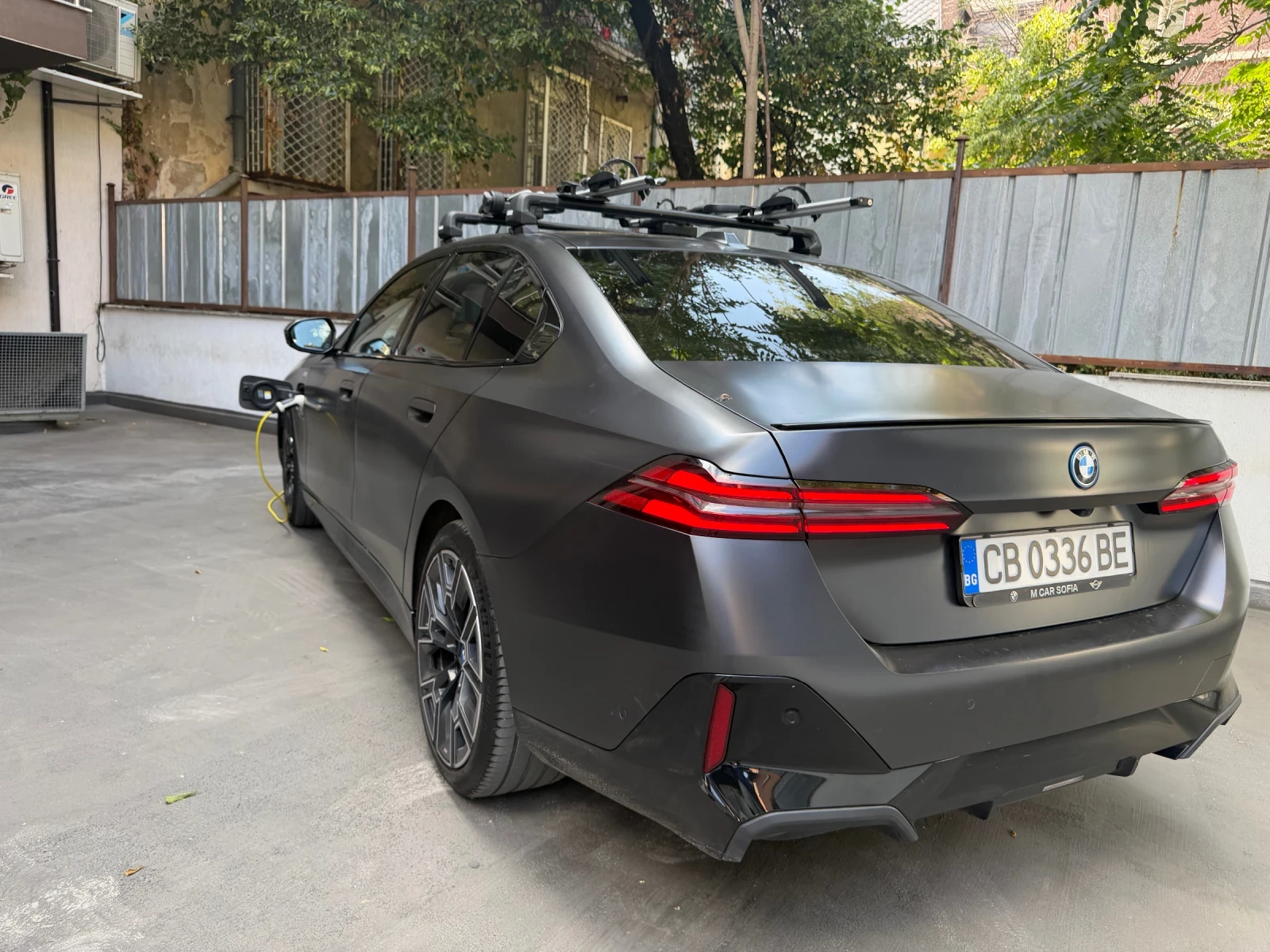 BMW 550 E xDrive M-sport, снимка 4 - Автомобили и джипове - 56719341