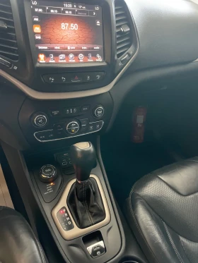 Jeep Cherokee Distronic///ПАНОРАМА///Обдухване///FULL - 11222 € / 21948.32 лв. - 90553361 11