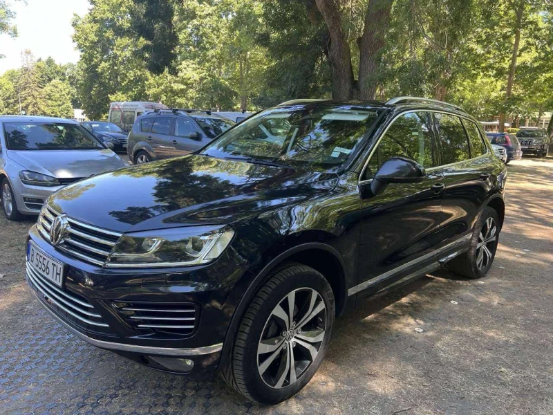 VW Touareg 3.0 TDI R-LINE, снимка 4 - Автомобили и джипове - 47479348