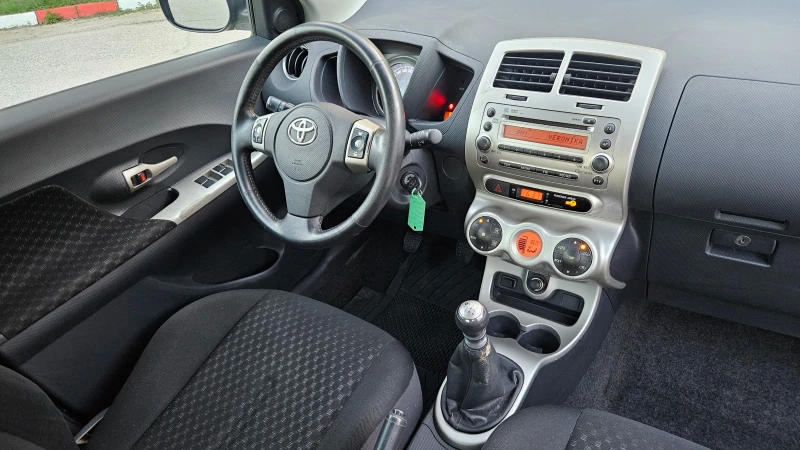 Toyota Urban Cruiser 1.4D4d AWD/KLIMATRONIK, снимка 10 - Автомобили и джипове - 51355775