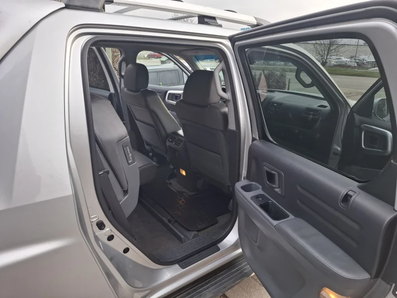 Honda Ridgeline, снимка 6 - Автомобили и джипове - 52644607