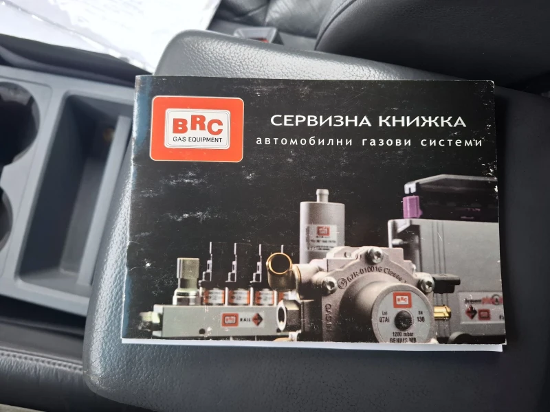 Honda Ridgeline, снимка 12 - Автомобили и джипове - 52644607