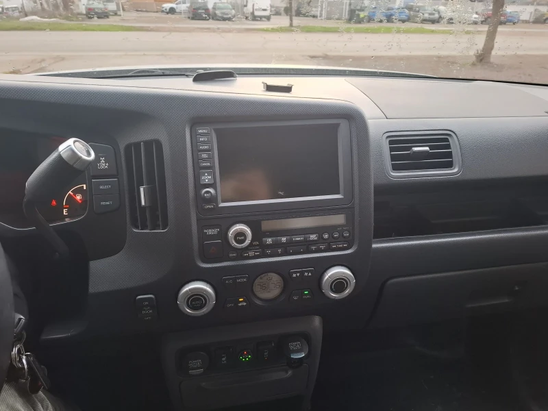 Honda Ridgeline, снимка 10 - Автомобили и джипове - 52644607