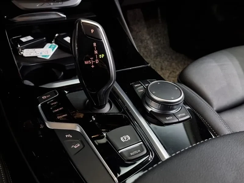 BMW X3 xDrive 20D - изображение 9