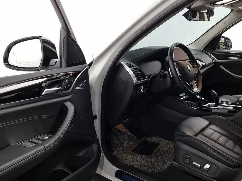 BMW X3 xDrive 20D - изображение 10