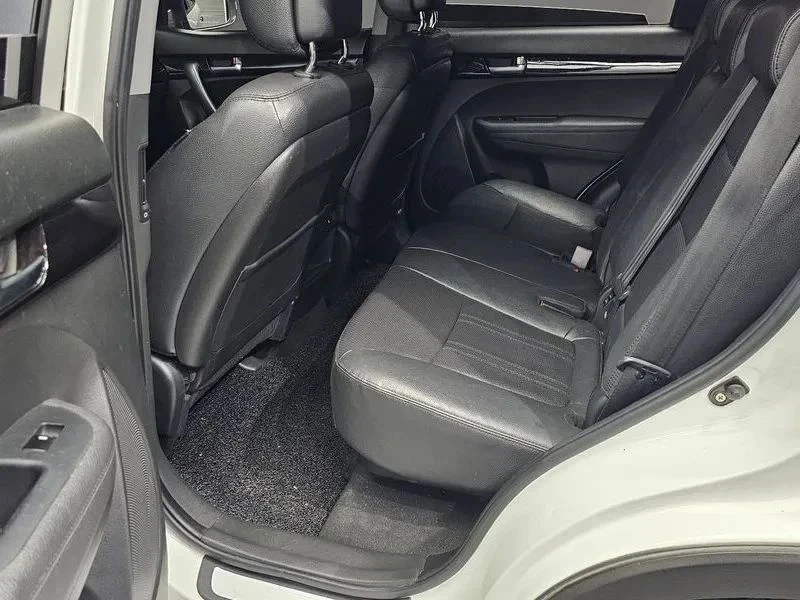 Kia Sorento, снимка 12 - Автомобили и джипове - 56719793