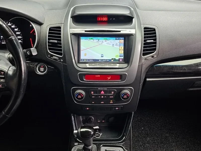 Kia Sorento, снимка 16 - Автомобили и джипове - 56719793