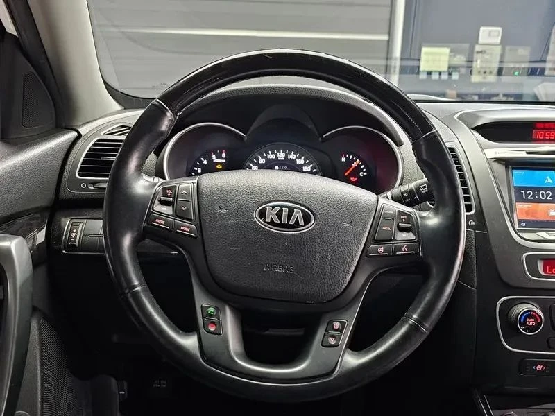 Kia Sorento, снимка 17 - Автомобили и джипове - 56719793