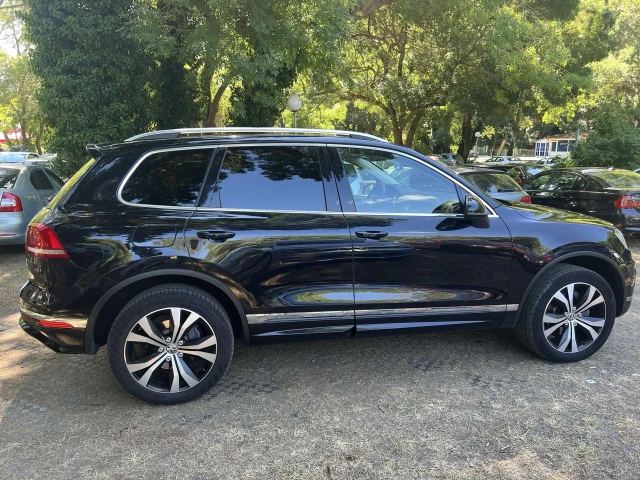 VW Touareg 3.0 TDI R-LINE - изображение 3