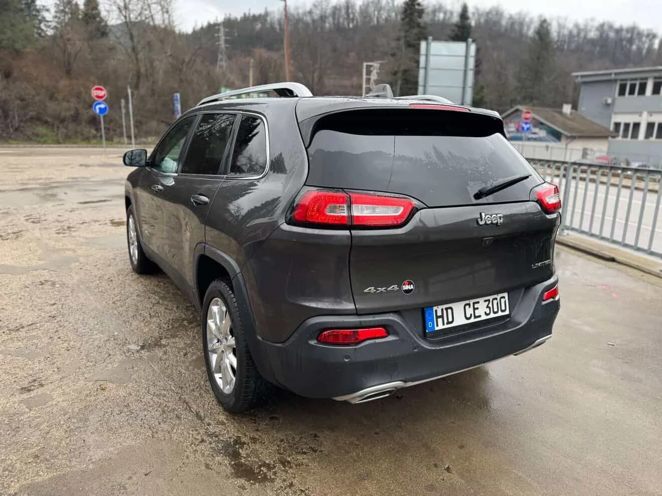 Jeep Cherokee, снимка 6 - Автомобили и джипове - 54208191