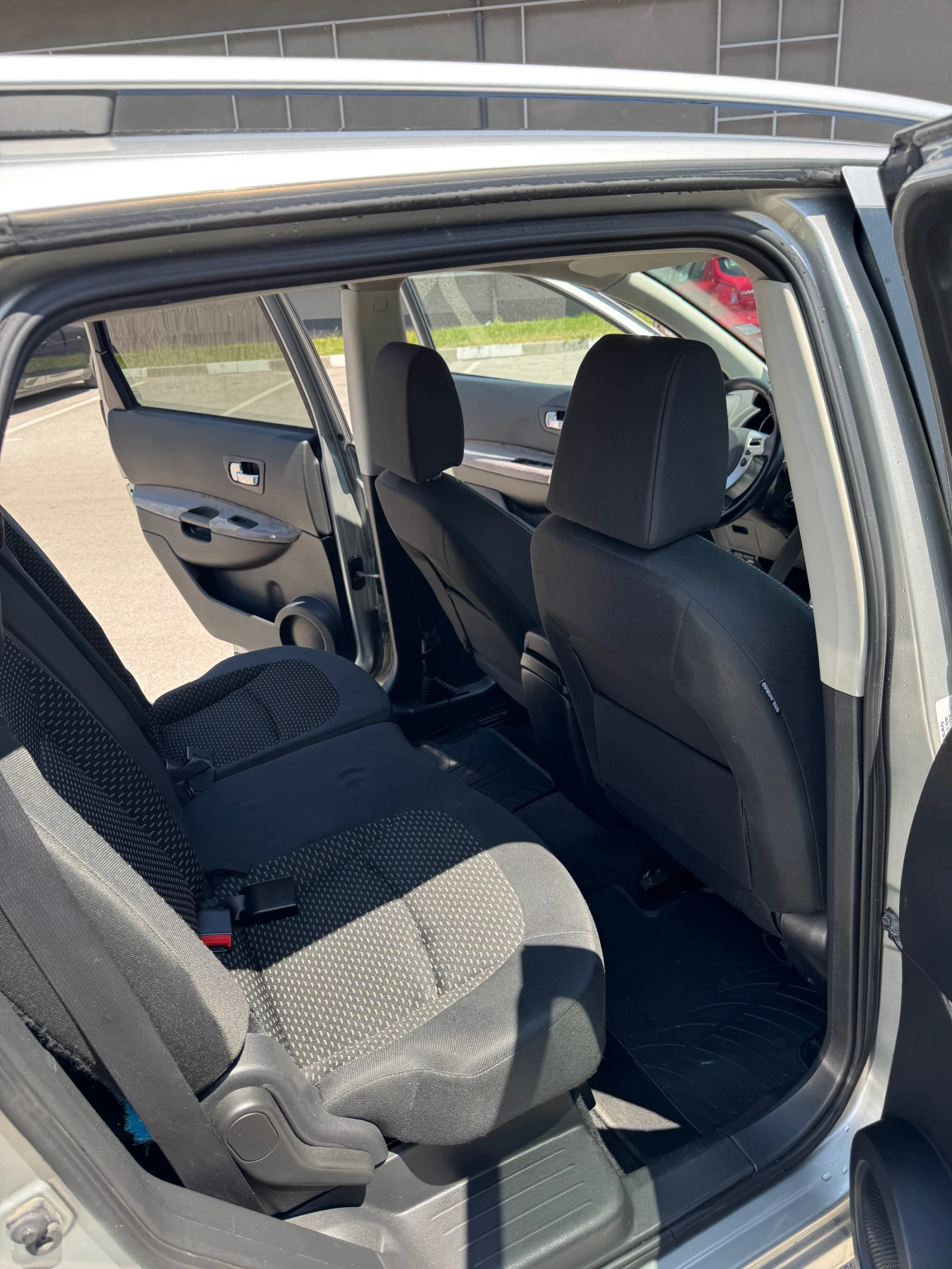 Nissan Qashqai + 2 2.0i, снимка 6 - Автомобили и джипове - 54090948