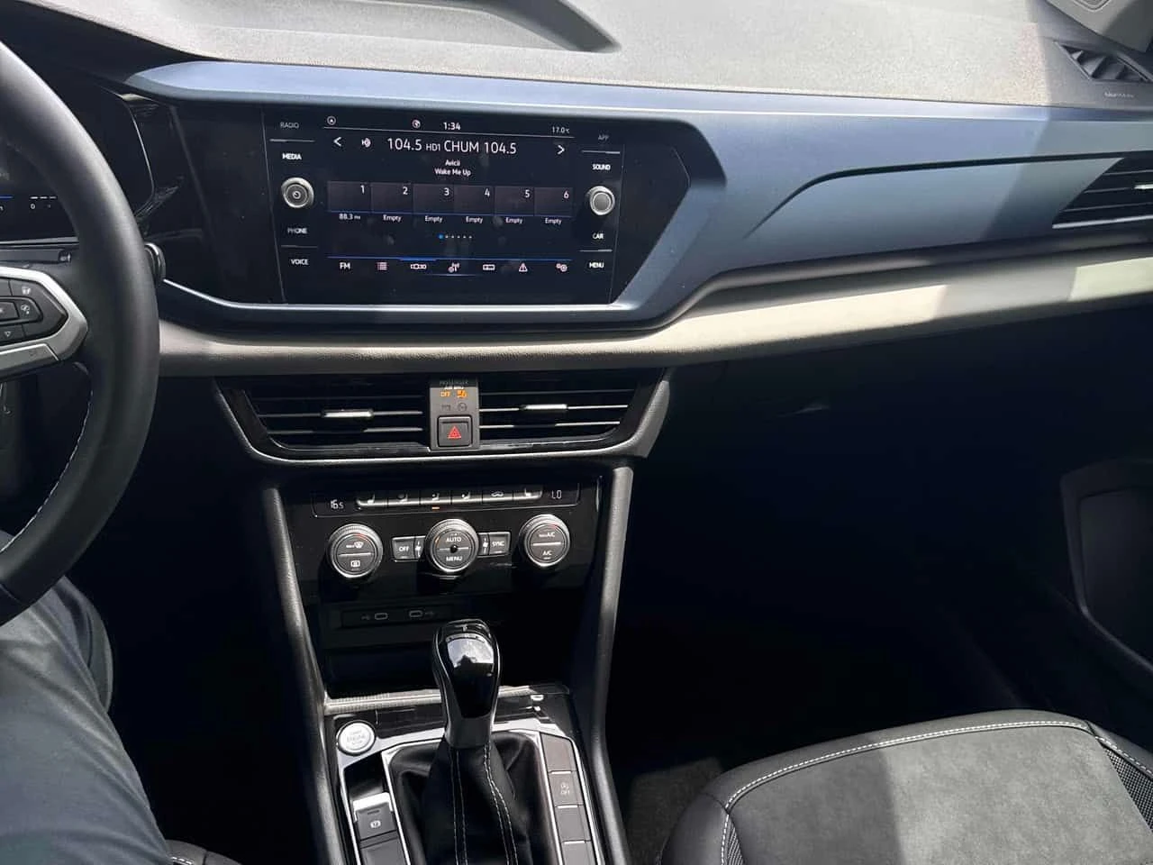 VW Taos * Comfortline * CARFAX * 2 КЛЮЧА * KEYLESS * , снимка 9 - Автомобили и джипове - 54630636