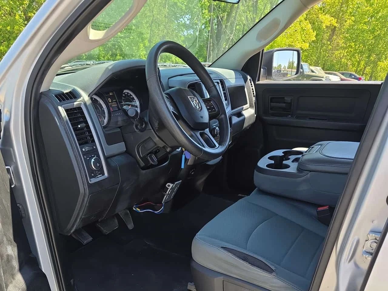 Dodge RAM 1500 * Express * CARFAX * KEYLESS * АВТОКРЕДИТ, снимка 5 - Автомобили и джипове - 54775057