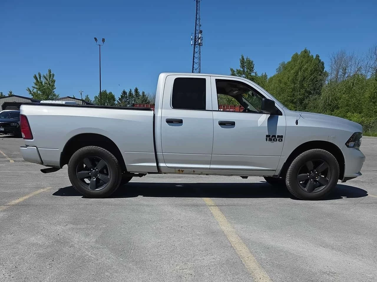 Dodge RAM 1500 * Express * CARFAX * KEYLESS * АВТОКРЕДИТ, снимка 3 - Автомобили и джипове - 54775057