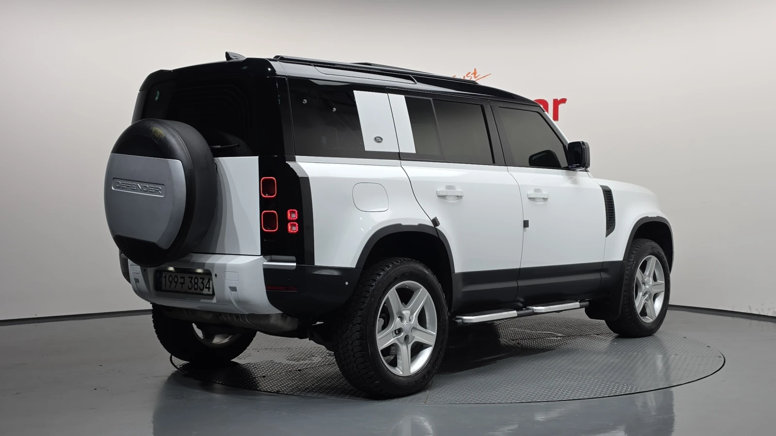 Land Rover Defender D240* BLIND SPOT* 360* ЛЮК* ПОДГРЕВ ВОЛАН* КРАЙНА , снимка 2 - Автомобили и джипове - 55383892