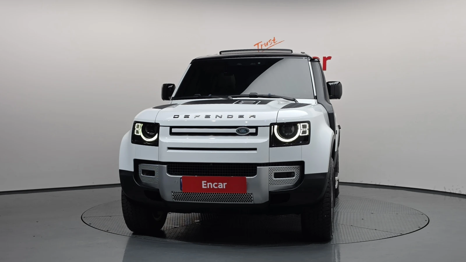 Land Rover Defender D240* BLIND SPOT* 360* ЛЮК* ПОДГРЕВ ВОЛАН* КРАЙНА , снимка 3 - Автомобили и джипове - 55383892