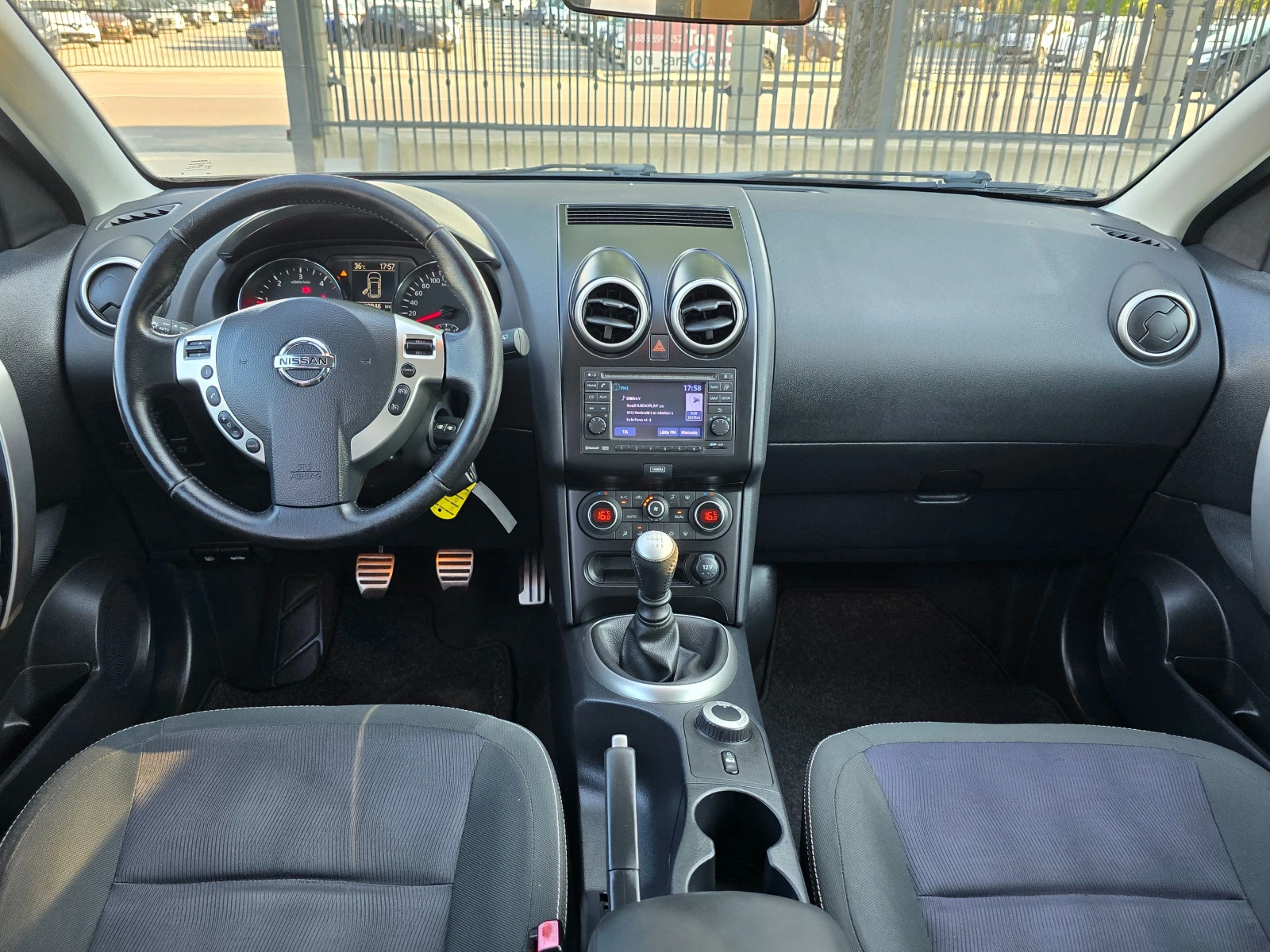 Nissan Qashqai 1.6DCI, 4x4, N-Tec, Камера, Нави!, снимка 10 - Автомобили и джипове - 55583965
