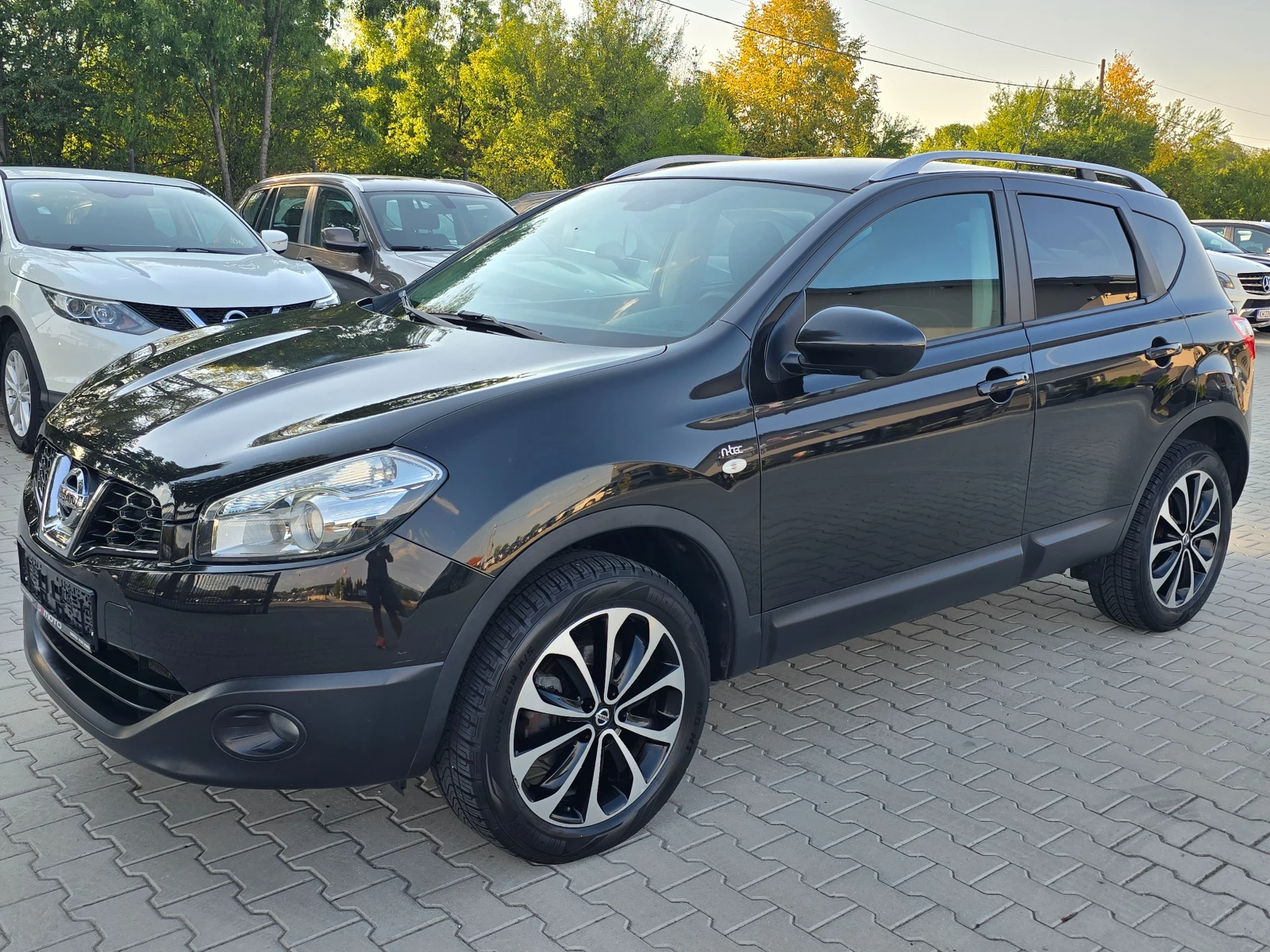 Nissan Qashqai 1.6DCI, 4x4, N-Tec, Камера, Нави!, снимка 6 - Автомобили и джипове - 55583965