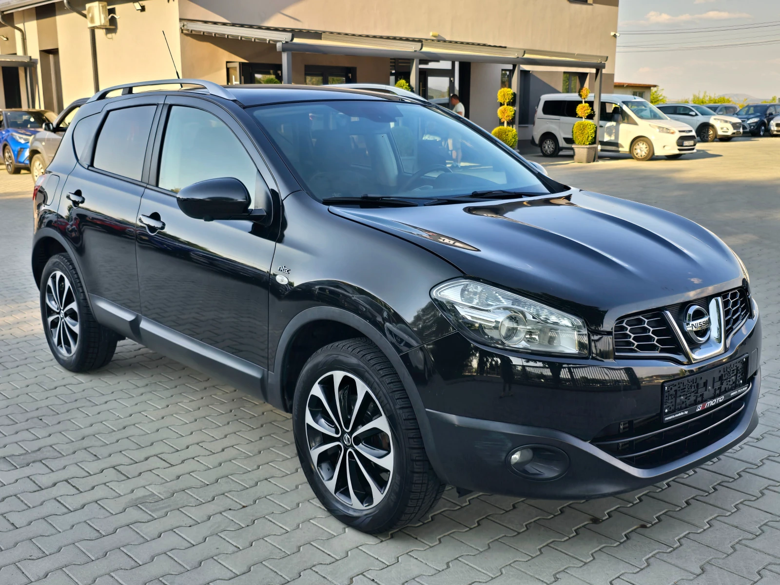 Nissan Qashqai 1.6DCI, 4x4, N-Tec, Камера, Нави!, снимка 2 - Автомобили и джипове - 55583965